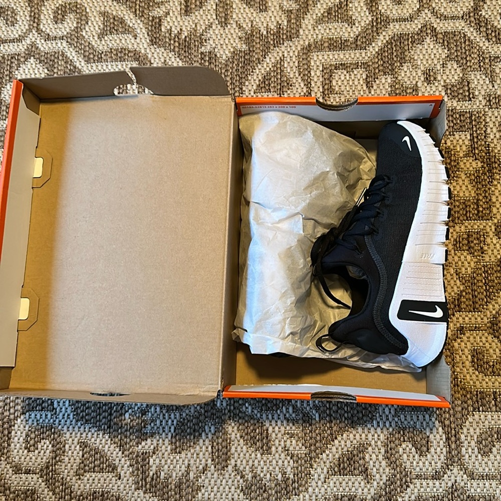 BNIB Women's Nike Free Metcon 6 Size 5.5